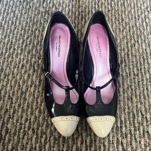 Vintage looking heel size: 8 1/2 black with cream accents